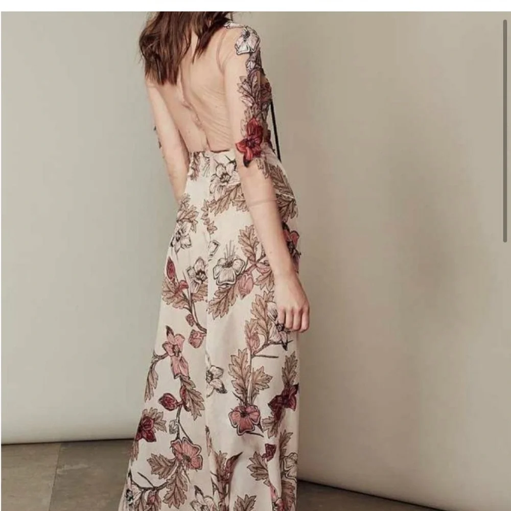 For love and lemons Sierra maxi dress in blush floral. Size XS - Picture 4 of 9